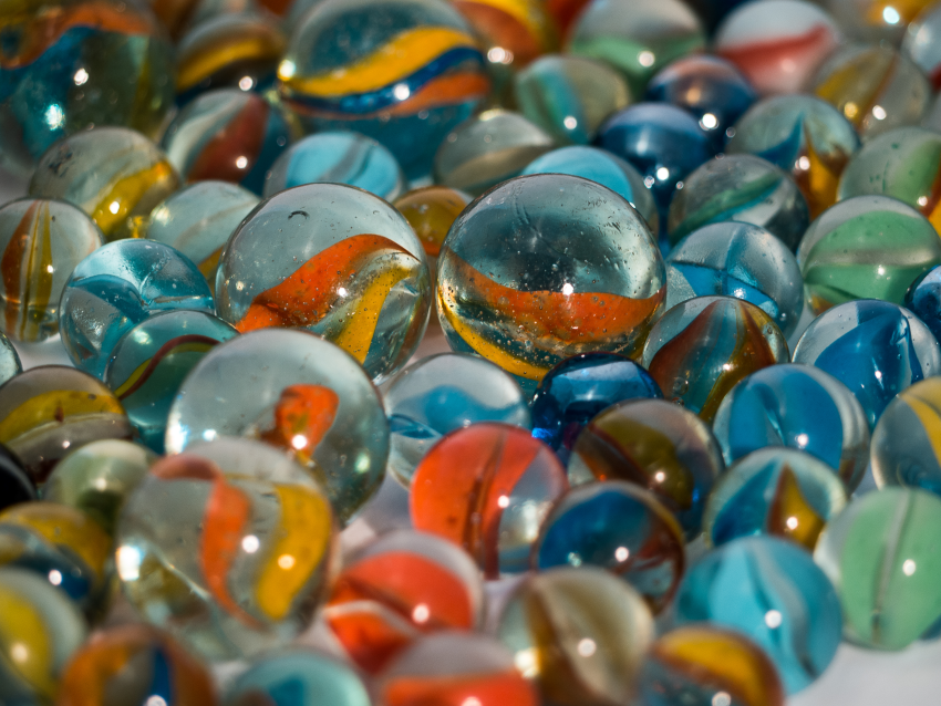the-colorful-glass-marbles